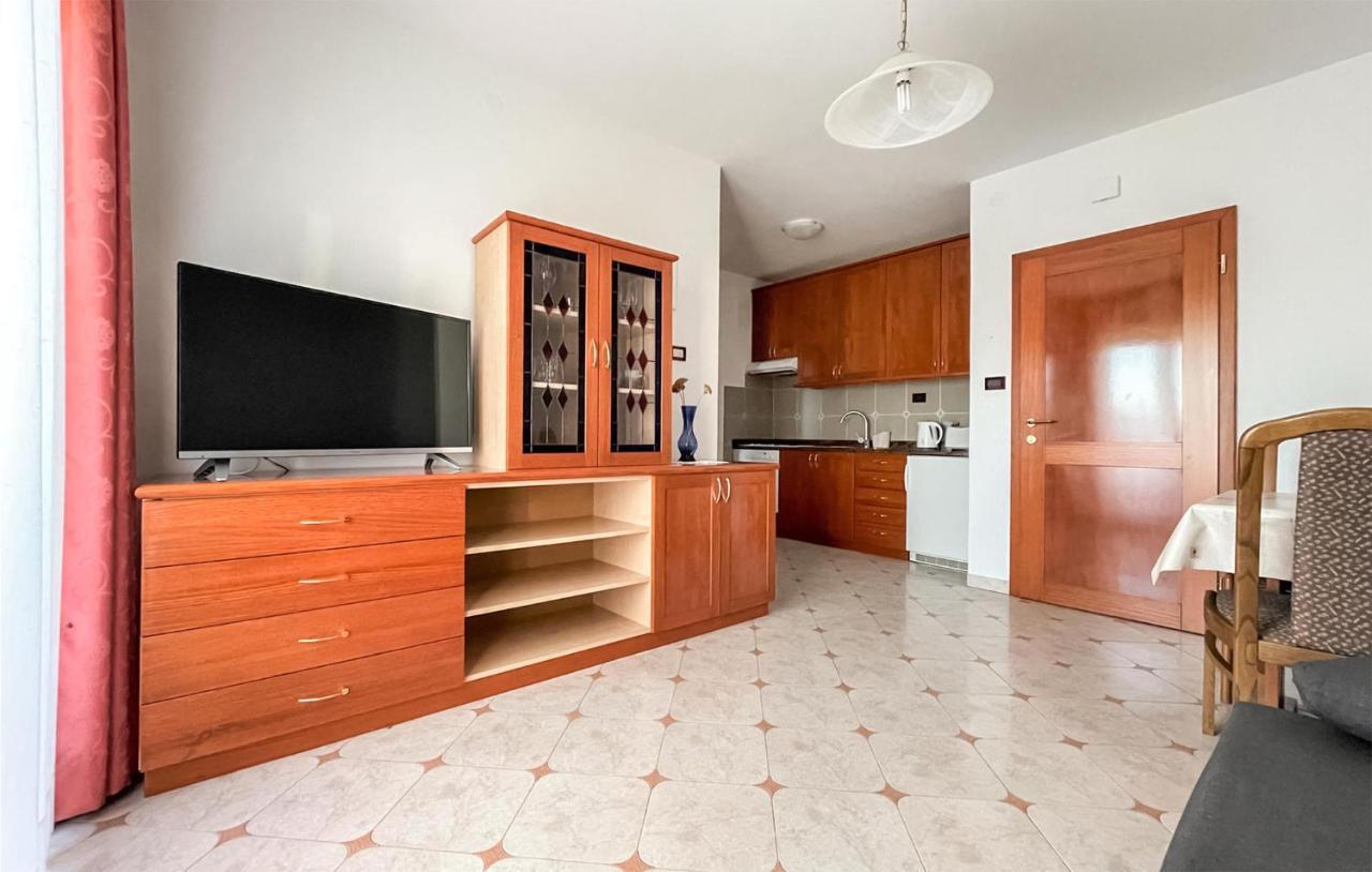 2 Bedroom Amazing In Apartment